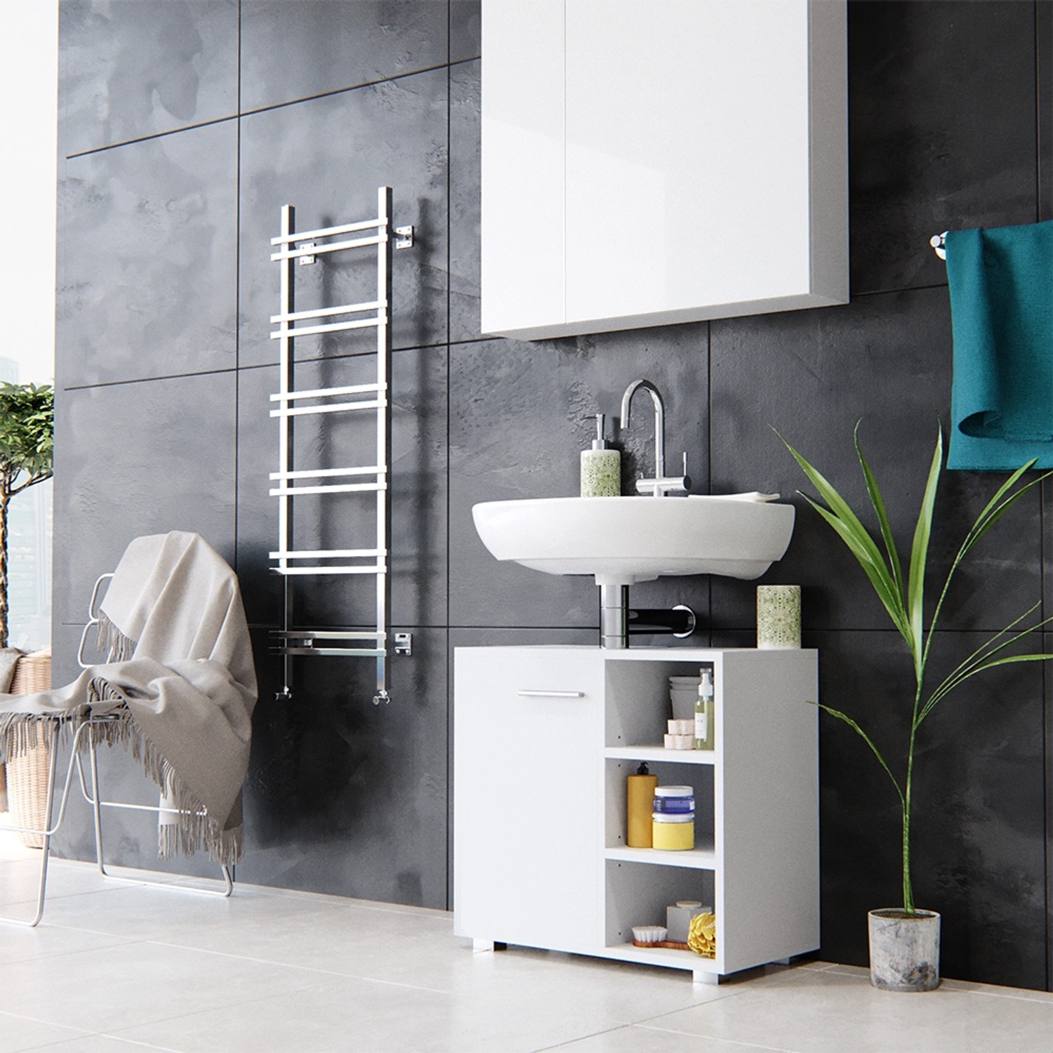 Weißer Vicco Waschbeckenunterschrank Perry (60 cm) mit offenem Regal und Waschbecken im Badezimmer.