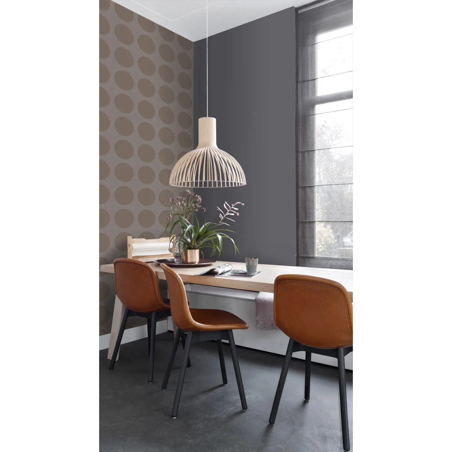 ESTAhome Tapete Kugeln Taupe (53cm) im Raum, moderne Dekoration.