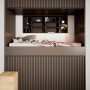 Raum mit Akustikpaneelen in Mauve/Schwarz, verkleidet Wand und Decke.