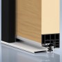 Detailansicht Splendoor Haustür ThermoSpace Milano Prime Woodeffect, Eiche Dekor und Aluminium Bodenschwelle.