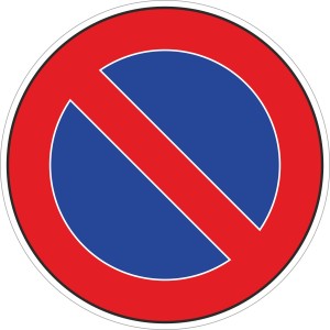 Türschild Halteverbot, Ø 9,5 cm, roter Rand, blauer Hintergrund mit rotem Balken.