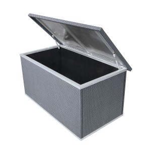 Geöffnete anthrazitfarbene Wilk Aufbewahrungsbox in Rattanoptik, 64x120x67 cm.