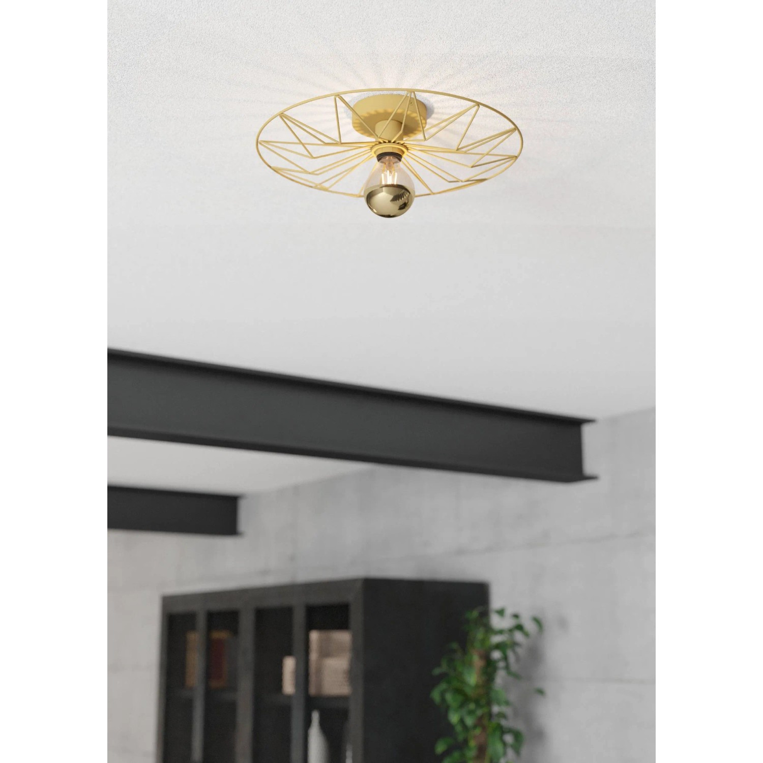 Goldene Eglo Wandleuchte Castanuelo, 1-flammig, im Retro-Design an der Decke.