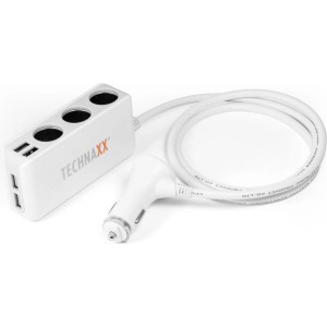 Technaxx Autoladegerät TE11 mit 4 USB-Ports und 3-fach-Buchse für die Innenausstattung.