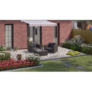 Verlegte Quarzit Polygonalplatten Rio Yellow als Terrassenbelag mit Gartenmöbeln.