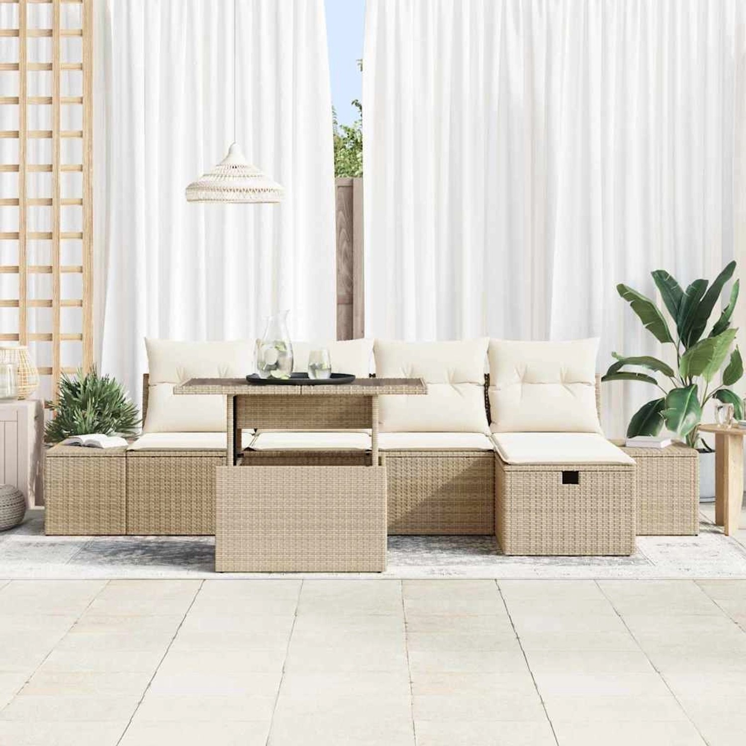 Beige 6-teilige Garten-Sofagarnitur aus Rattan mit Kissen und Stauraum.