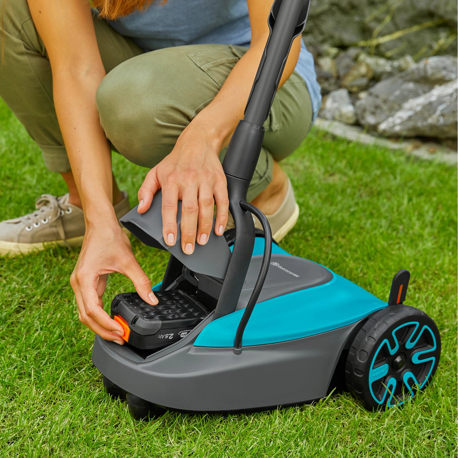 Gardena AkkuRasenmäher HandyMower 22/18 V P4A bei OBI