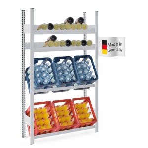 Lichtgraues PROREGAL Weinregal mit Getränkekisten und Weinflaschen.