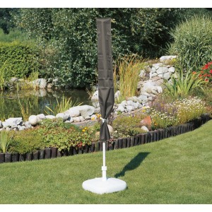 Acamp Schutzhülle für Sonnenschirme bis 400 cm, anthrazit, im Garten.