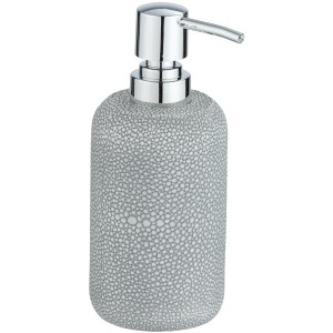 Grauer Wenko Seifenspender Raja aus Polyresin mit silbernem Pumpkopf.