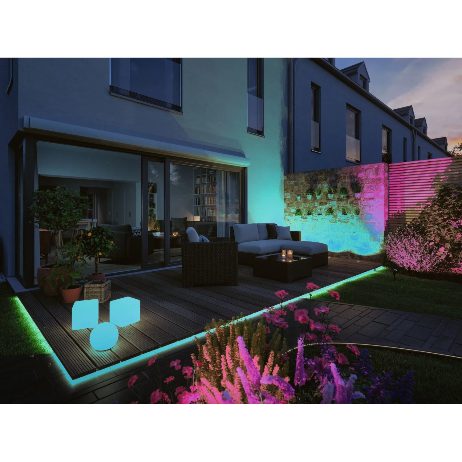 Paulmann Outdoor P&S Neon Stripe RGB, 10m, als Gartenbeleuchtung mit Farbwechsel.