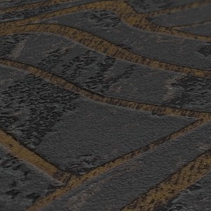 Nahaufnahme: Schwarze Mustertapete mit goldenem Wellenmuster und Metallic-Effekt.