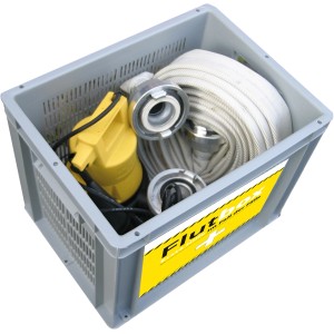 Jung Flutbox U 5KS mit Pumpe, Feuerwehrschlauch und Tragekorb in grauem Kasten.