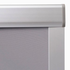 Detailansicht: Graues Verdunkelungsrollo vidaXL CK02 für Velux Fenster.
