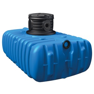 4rain Flachtank Flat S 4.500 l mit Schachtverlängerung, blauer Erdtank mit schwarzem Deckel.
