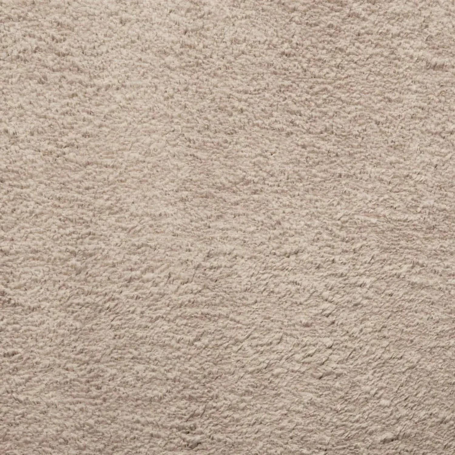 Sandfarbener Kurzflor-Teppich HUARTE. Weiche, flauschige Polyester-Oberfläche mit 18mm Florhöhe.