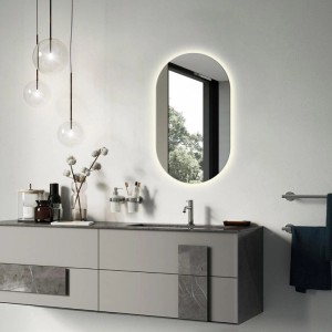 Ovaler Wallfluent Spiegel 58x100 cm mit warmweißem LED-Licht im modernen Bad über Waschtisch. Ideal für Bad & Schminkbereich.