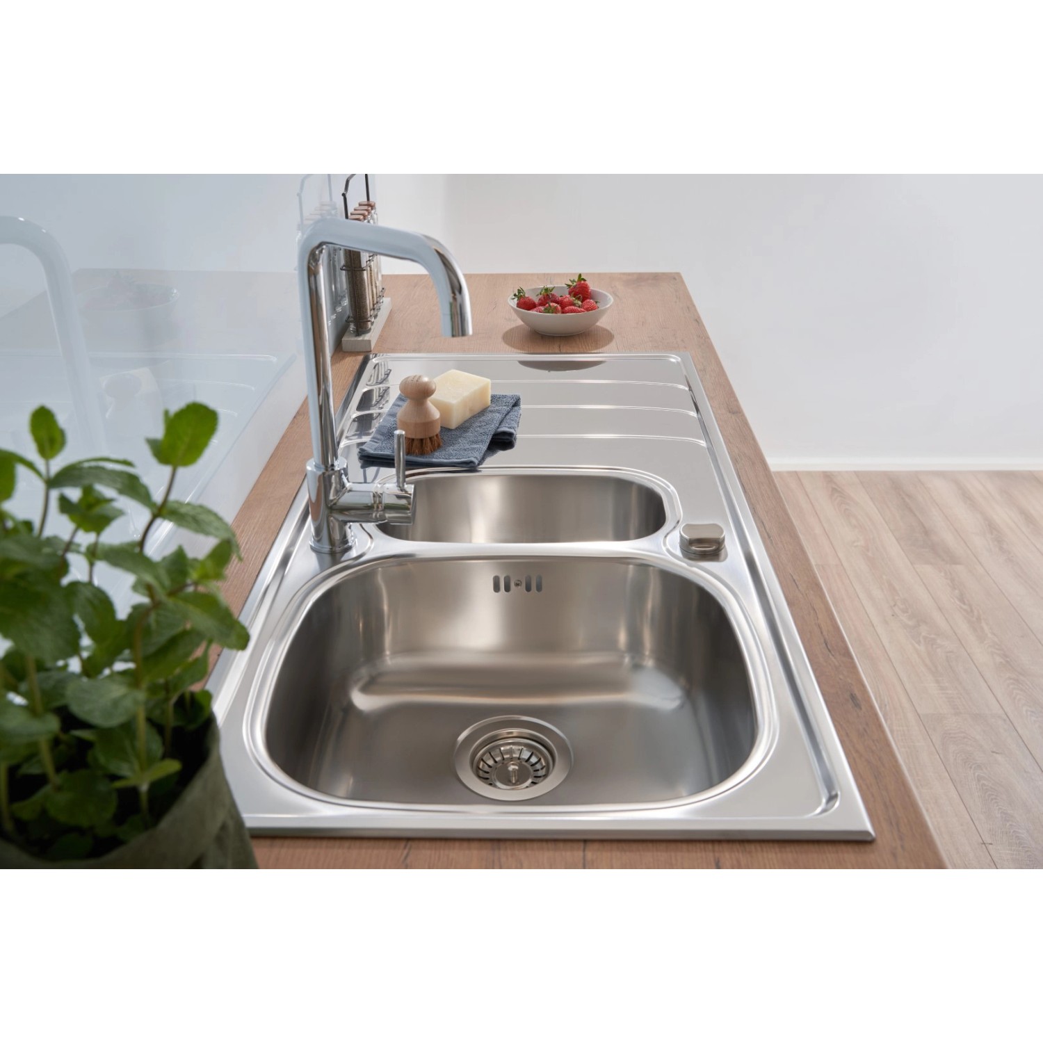 Respekta Einbauspüle Miami, 100x50 cm, Edelstahl, mit zwei Becken und Abtropffläche.