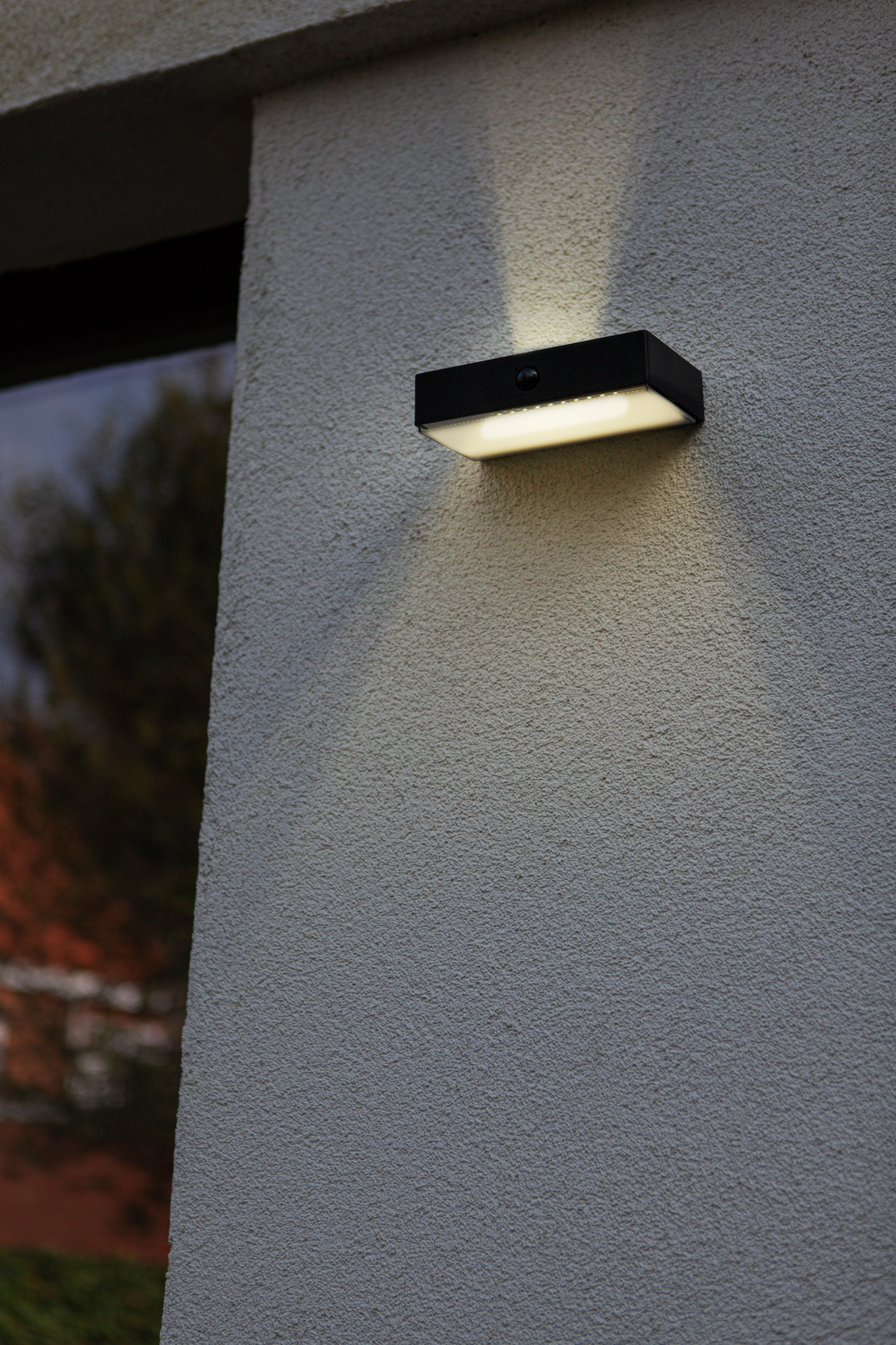 Lutec LED-Solar-Wandleuchte Connect Schwarz x x lm 800 10,5 18 4,3 Fadi cm