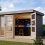 Karibu Gartenhaus Maradi 5, terragrau, mit geöffneten Doppeltüren und Werkbank im Inneren.