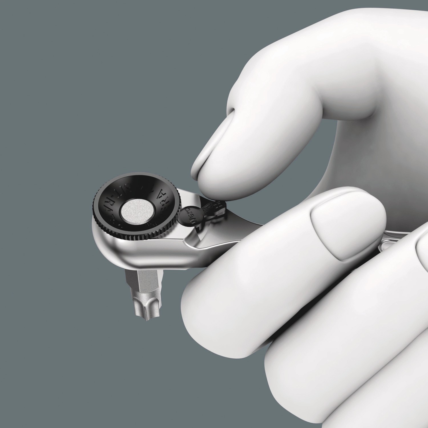 Detailaufnahme: Wera Bicycle Set 3 Ratsche in Hand, ideal für Fahrradreparaturen.