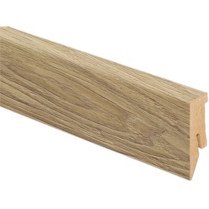 Sockelleiste in Eiche, 50x18 mm, Länge 2600 mm, MDF-Material.