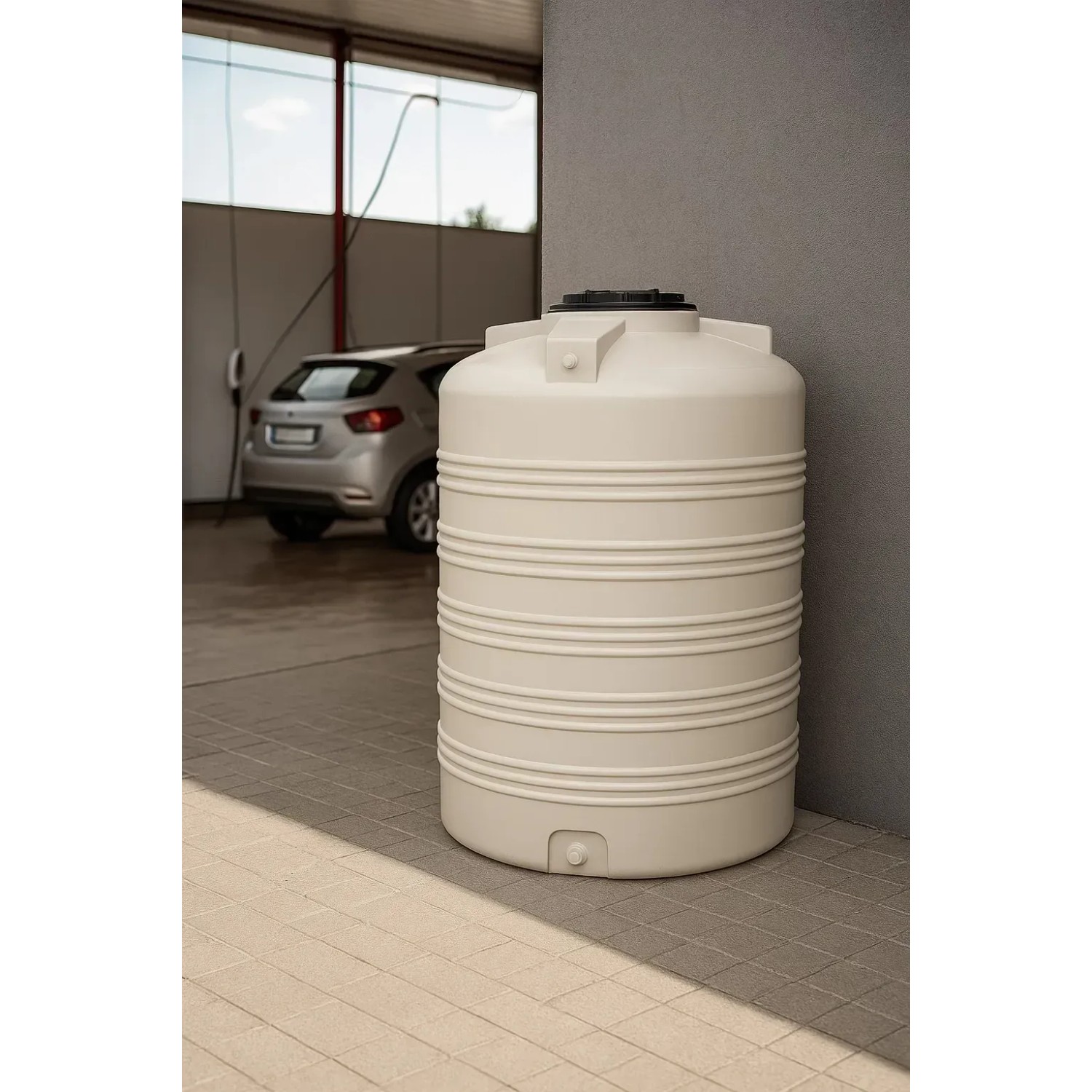Weißer KMND 1500L Trinkwasser-Wassertank aus Polyethylen, zylindrische Form mit Deckel.