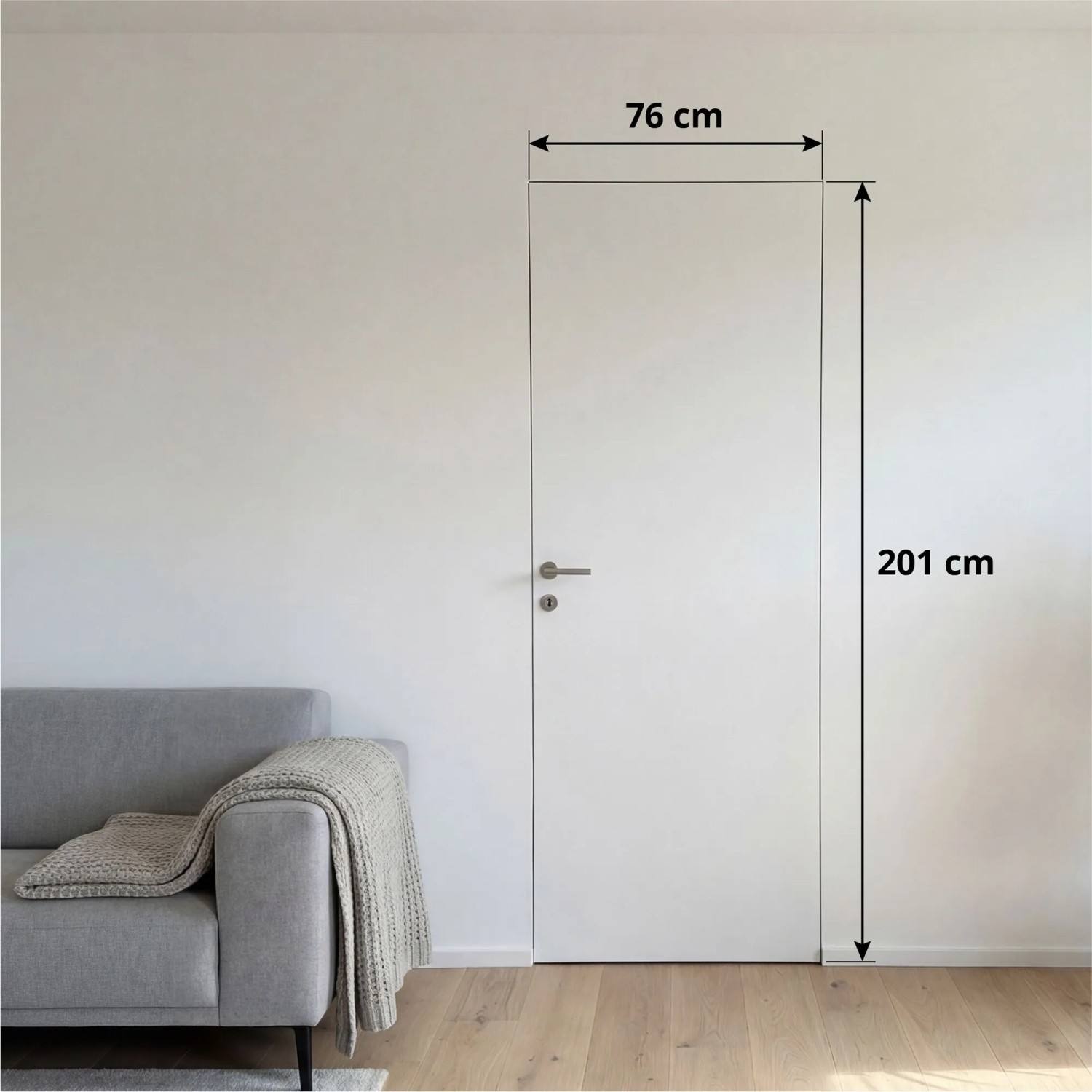 Weißes, wandbündiges Tür-Komplettset SecretLine, 76x201 cm, mit Zarge und Türdrücker im modernen Wohnraum.
