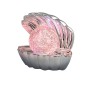 LED-Tischleuchte Shelly in Chrom-Muschelform mit glitzernder RGB-LED-Kugel.