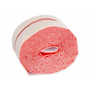 Rotes selbstklebendes Isolierband auf Rolle, 100 mm breit, mit weißer Schutzfolie.