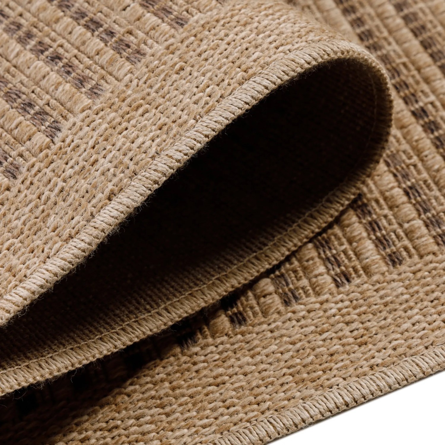Detailansicht des Ayyildiz Outdoor-Teppichs Dhaka in Schwarz, 80x250 cm, mit Sisal-Optik.