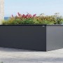 Anthrazitfarbenes Weka Metall-Hochbeet Gary XL (200x100x77 cm) mit Bepflanzung im Garten.