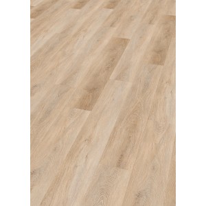 Click-Vinylboden Tripolis Eiche, helle Holzoptik, verlegt im Raum.