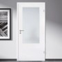 Weiße Zimmertür mit satiniertem Glasausschnitt für mehr Helligkeit und Privatsphäre.