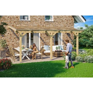 Skan Holz Terrassenüberdachung Andria aus hellem Leimholz mit transparentem Polycarbonatdach auf Terrasse.