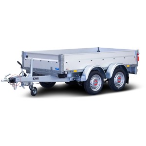 Stema Anhänger Basic ST 1500-25-13.2, gebremster Autoanhänger mit Doppelachse und silbernen Bordwänden.