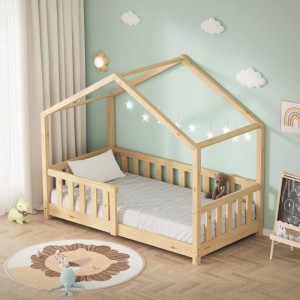 ML-Design Hausbett 70x140 cm aus Kiefernholz, naturfarben, mit Rausfallschutz im Kinderzimmer.