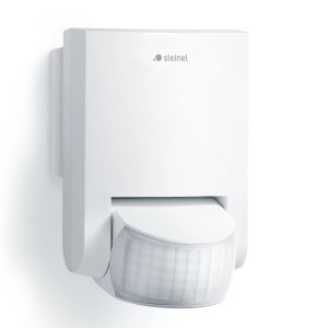 Weißer Steinel Bewegungsmelder IS 130-2 zur Wandmontage. Sensor mit 130° Erfassungswinkel.