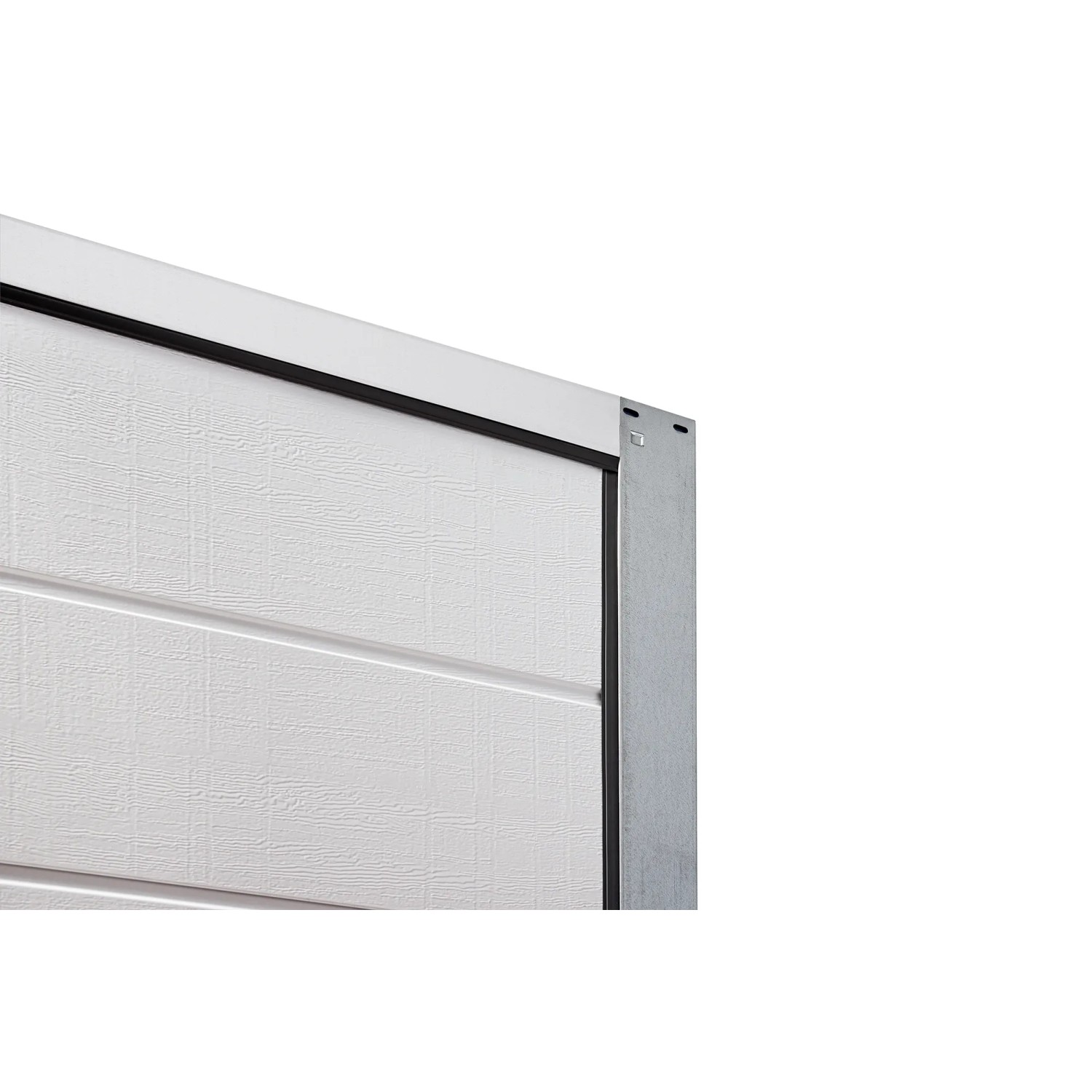 Detailansicht: Reinweißes IsoMatic Garagentor mit Woodgrain-Oberfläche.