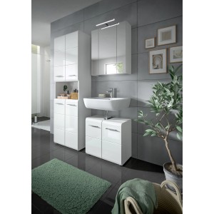 Weißer OBI Hochschrank Ice (60x185x30cm) im modernen Badezimmer. Bad-Einbauschrank mit viel Stauraum.