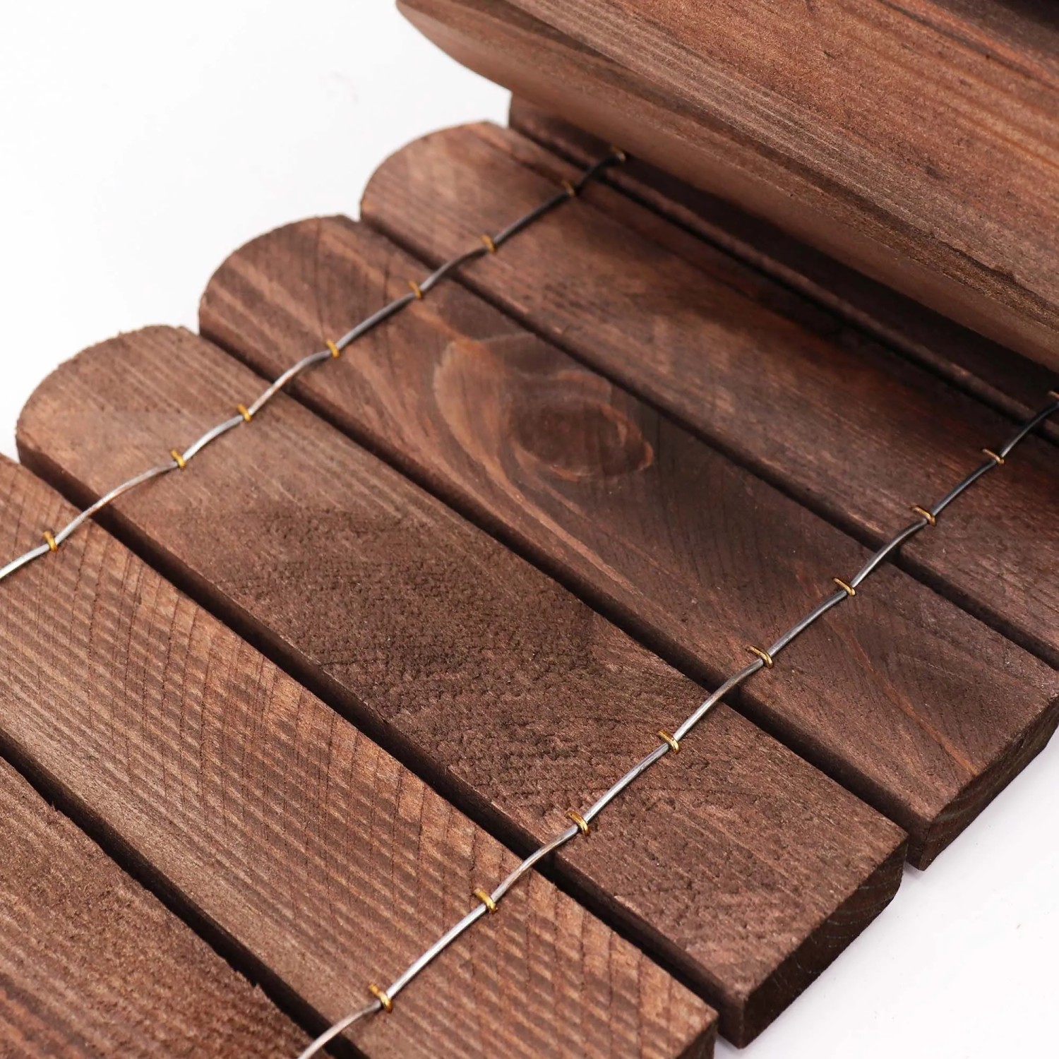 Aquagart Holz Rollzaun Dunkelbraun 10x200 cm Beeteinfassung Für Beet und Rasenabgrenzungen I Flexible Beetumrandung Für Wege_7