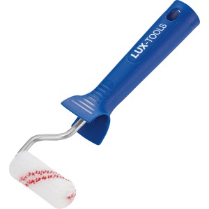 Lackierroller von LUX, 6 cm breit, Mikrofaser, rot gestreift, mit blauem Griff.