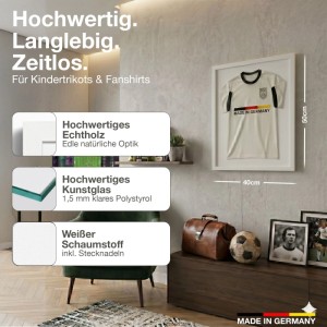 Weißer Echtholz Trikotrahmen 40x50 cm mit Trikot. Ideal für Kindertrikots und Fan Shirts.