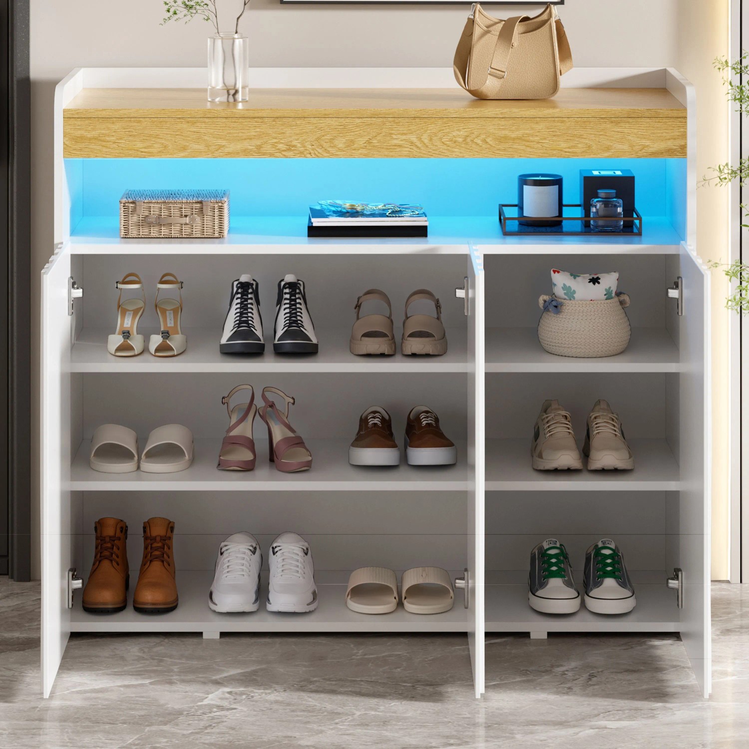 Merax Sideboard weiß mit 3 Türen, offenem Fach und blauer LED-Beleuchtung, gefüllt mit Schuhen. Modernes Wohnzimmermöbel.