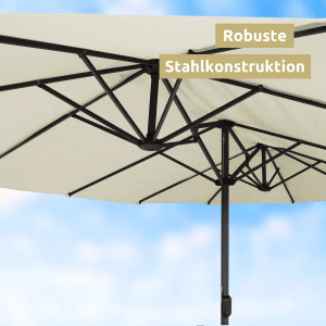 Detailaufnahme: Creme XXL Doppelsonnenschirm mit Stahlkonstruktion.
