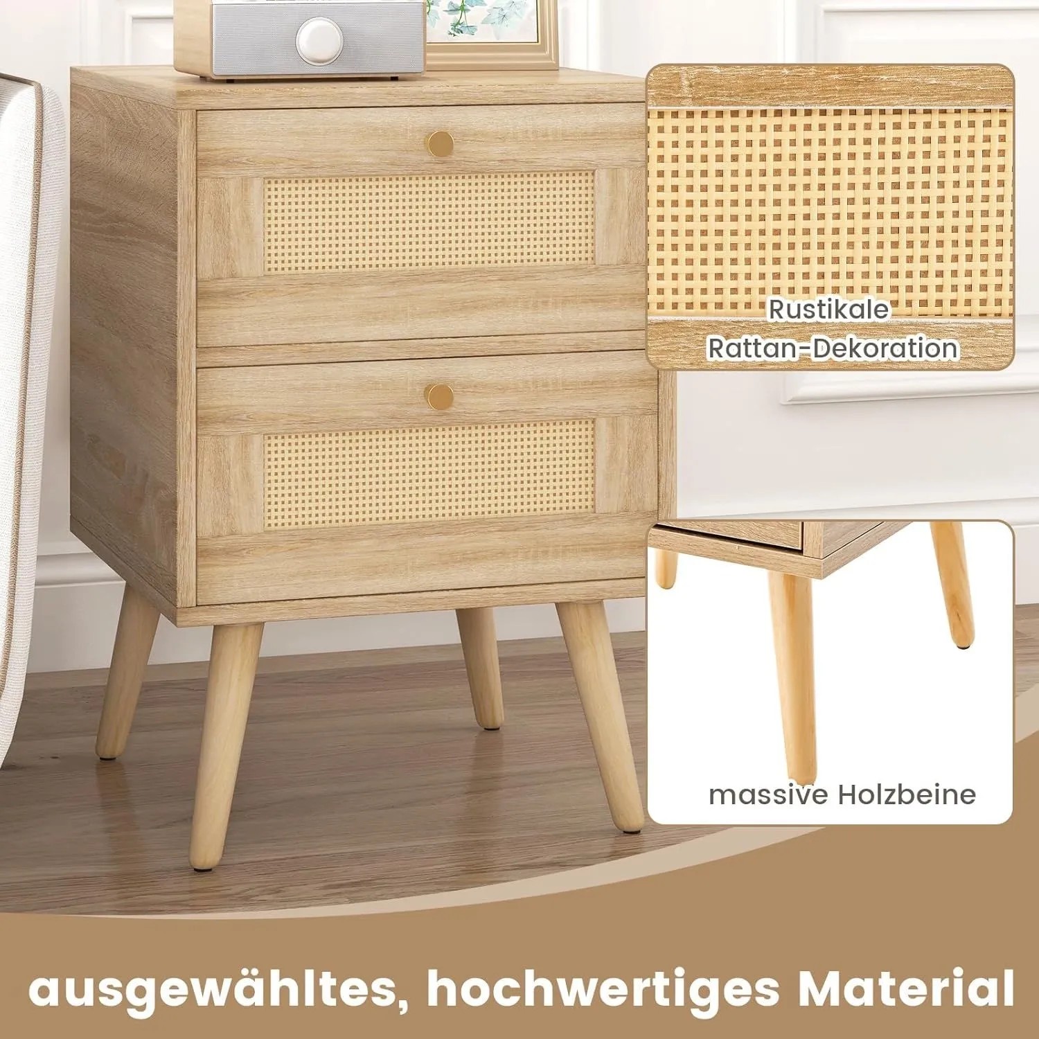 Nachttisch mit 2 Schubladen, Rattan-Fronten, Holzmaserung und stabilen Holzbeinen. Ideal für Schlafzimmer.