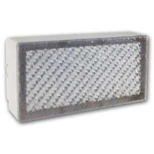 Rechteckiger ChiliTec LED Pflasterstein BRIKX 20, warmweiß, mit strukturierter Acrylglas-Front. Ideal für Außenbereiche.