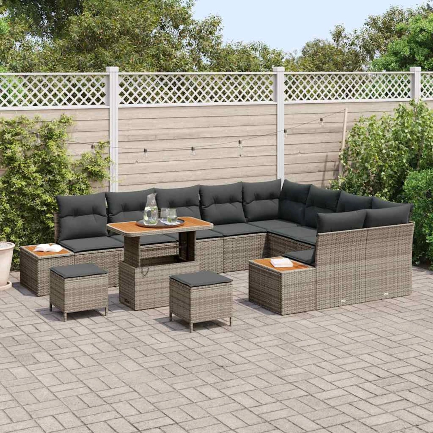 Graues 12-tlg. vidaXL Garten-Sofa-Set aus Poly Rattan mit Tisch und Kissen.