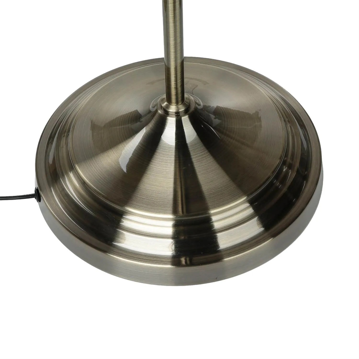 Detailaufnahme: Fuß der gebogenen EASYLIGHT Stehlampe in Messing Antik. Jugendstil Design.