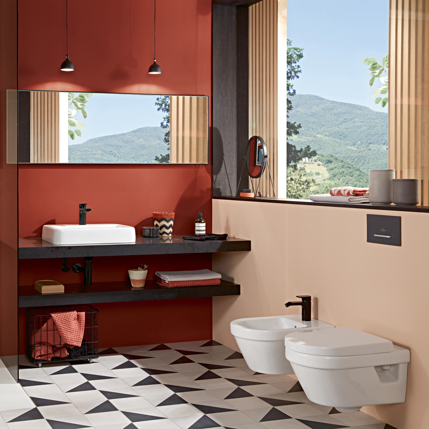 Villeroy & Boch Architectura Wand-WC-Set, Tiefspüler, Weiß, im modernen Badezimmer.